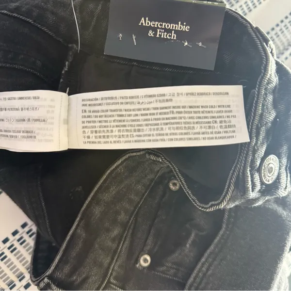 NWT Abercrombie & Fitch Curve Love High Rise Mom Jeans: Washed Black, Size 28 - Image 10