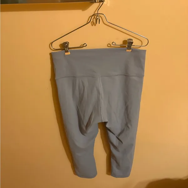 Lululemon Wunder Train High-Rise 21” Crop Leggings in Chambray - Image 4