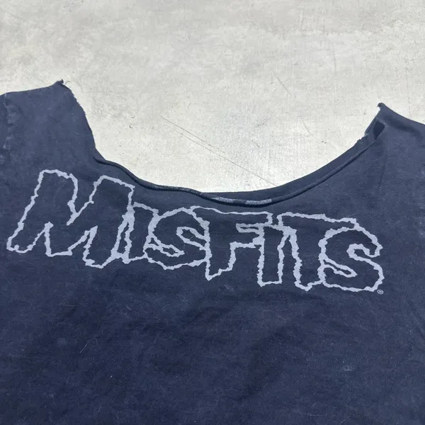 Y2K Affliction Misfits Skull/Dagger Cropped T Shirt Women's SZ L Grunge Goth Emo - Image 8