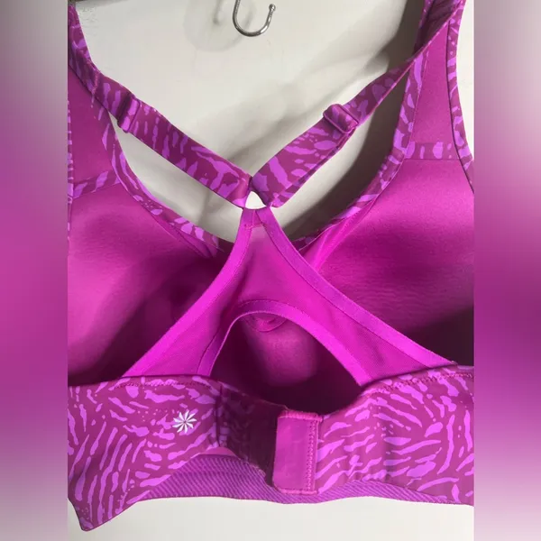 Athleta sports bra 34DD - Image 9