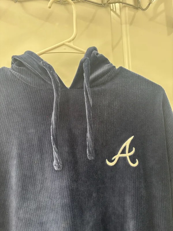 Atlanta braves touch navy end line pullover hoodie - Image 3