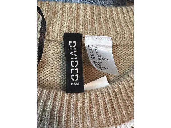H&M Divided Beige and White Knit Sweater Size S - Image 3