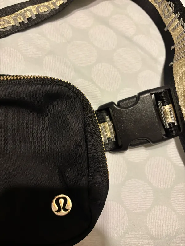 Lululemon Belt Bag - Image 2
