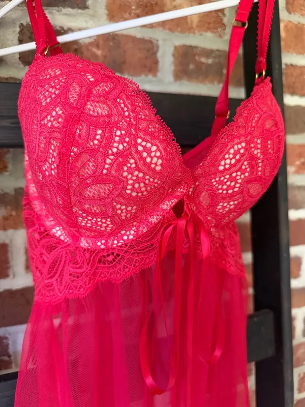 Victoria secret 34 D - Image 3