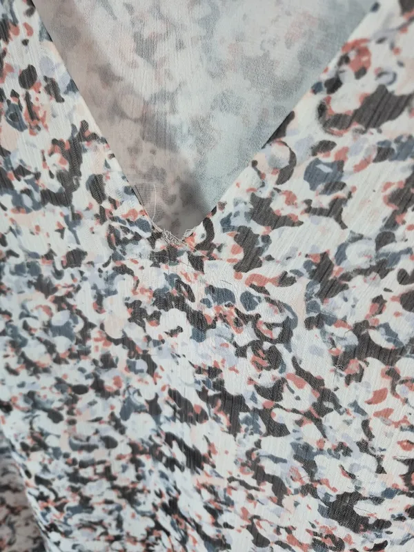 Express Floral Print Short Sleeve Blouse - Image 3