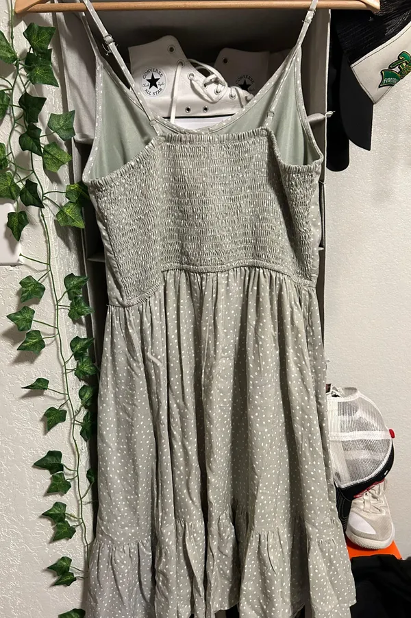 Green dress - Image 2
