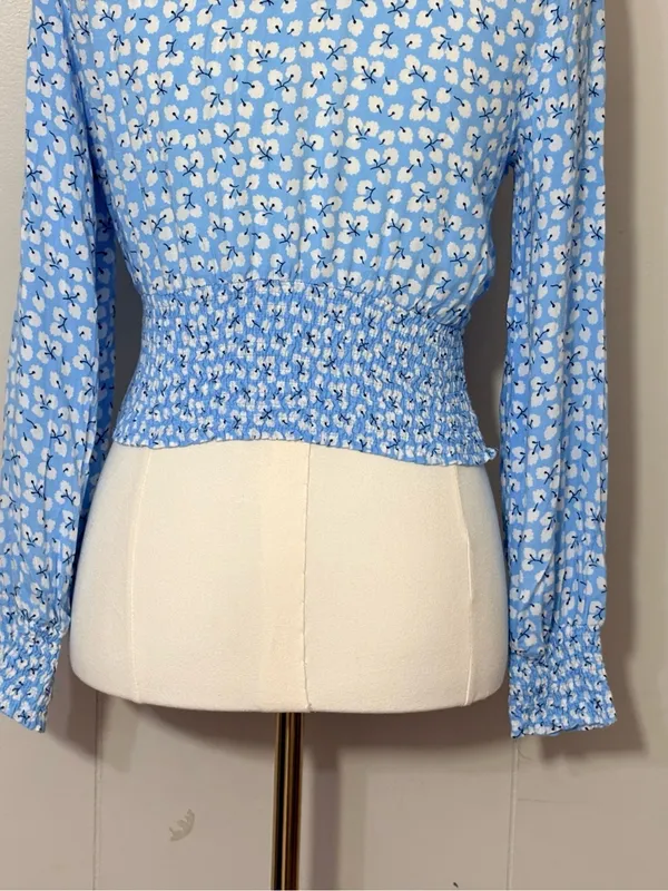 Abercrombie & Fitch Ditsy Floral Smocked V Neck Crop Top Blue S - Image 8
