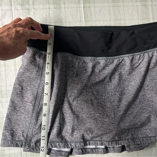 Lululemon Gray and Black Athletic Skort - Image 5