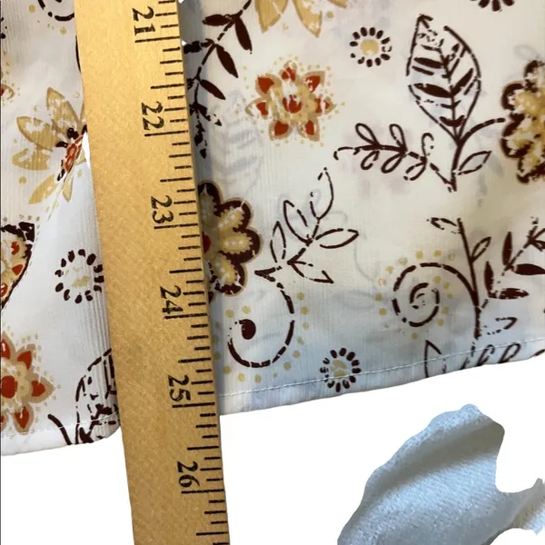 Laura Scott vintage white flower print button down shirt size 12 - Image 6