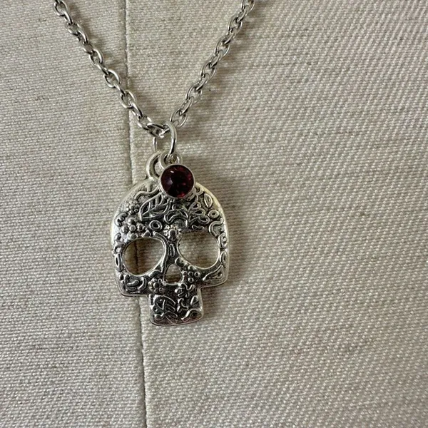 Silver tone skeleton necklace and earrings set Silver - Image 8