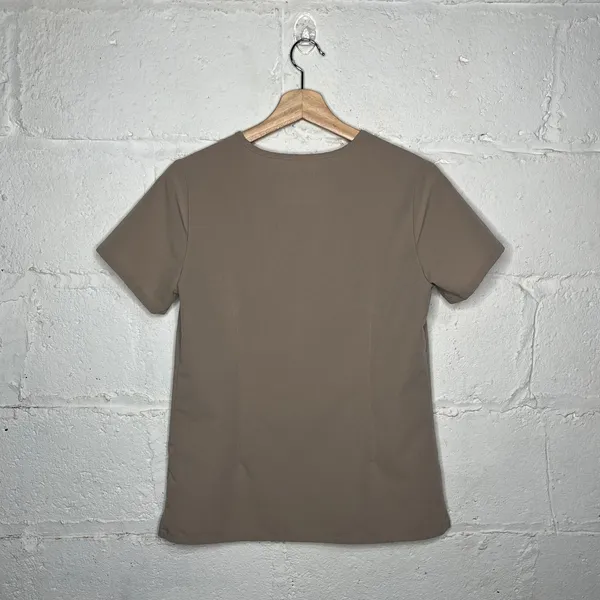 FIGS Women's Tan‎ Short Sleeve V-Neck Catarina Three-Pocket Scrub Top Size XS - Image 3