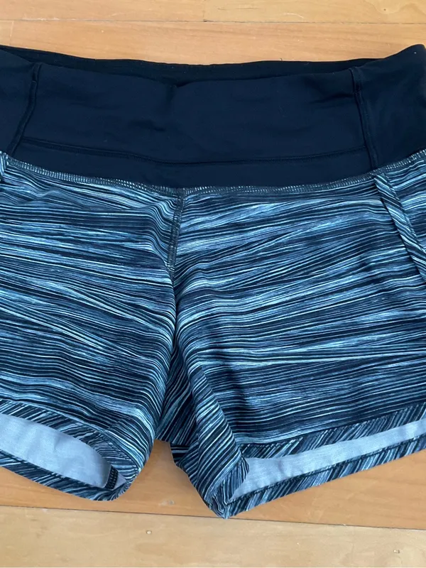 Lululemon Run Times Short (4-way Stretch 4") Low Tide Alpine White Black Sz 4 - Image 2