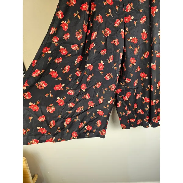 NWT Maeve Anthropologie Black Red Floral Wide Leg Pleated Culottes Pants Small - Image 3