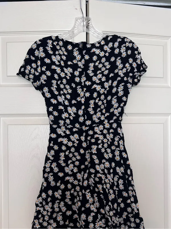 Kiss The Sky Black Floral Daisy Mini Dress - Image 2