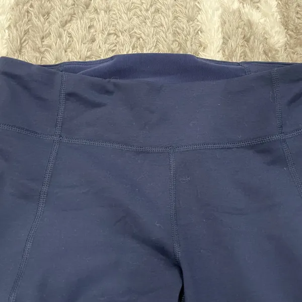 Under Armour Mirror Color Block Navy Tonal Capri Leggings XS/ S - Image 2
