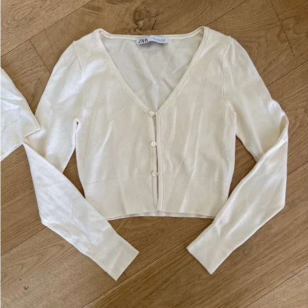 Zara - Sleeveless Cami & V Neck Cardigan Set in Cream - Image 2