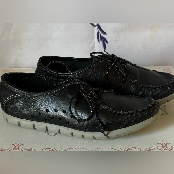 SAS women’s Black Leather Casual Shoes - Image 2
