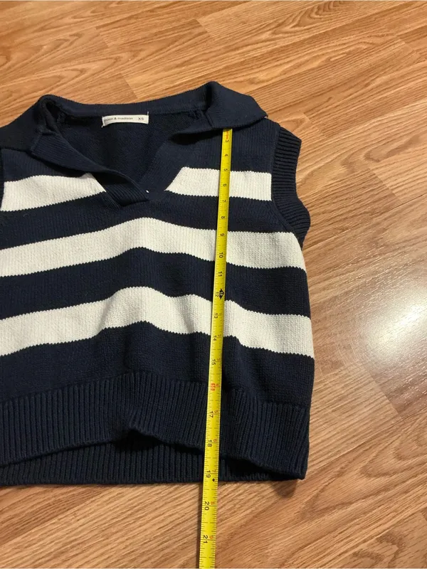 Moon & Madison Navy & White Striped Collared V‑Neck Knit Sleeveless Sweater - Image 3
