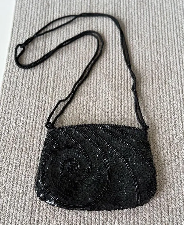 Vintage 70s LaRegale Hand Made Black Beaded Sequin Formal Dressy Going Out Purse - Image 2