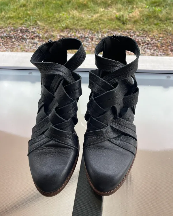 shoes - Image 2