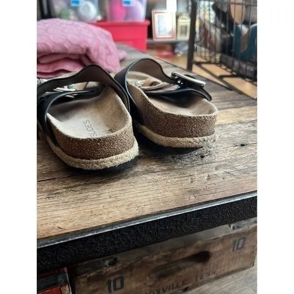 J slide black gold‎ sandals size 9 - Image 3