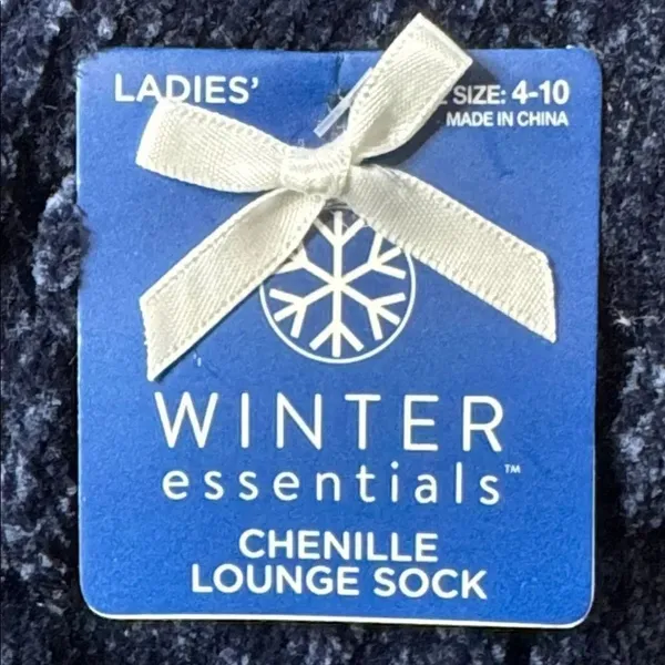 Women’s Winter Essentials Chenille Lounge Socks 1x Navy 1x Purple Size 4-10 NEW - Image 2
