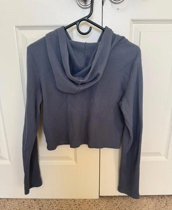 Hollister Cropped Full Zip - Image 3