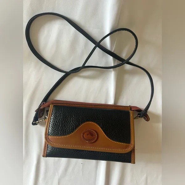 Vintage Dooney & Bourke Black & Brown Fold Over Leather Crossbody Shoulder Bag - Image 9