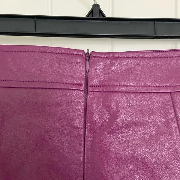NWOT | Nasty Gal Collection women’s faux leather‎ purple miniskirt — size 4 - Image 6