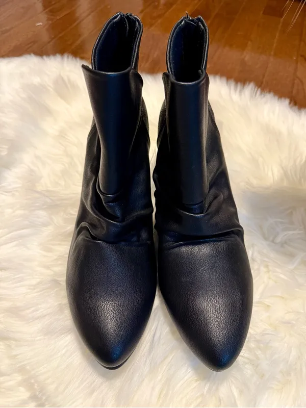 BareTraps Black Slouchy Ankle Booties Size 6 - Image 4