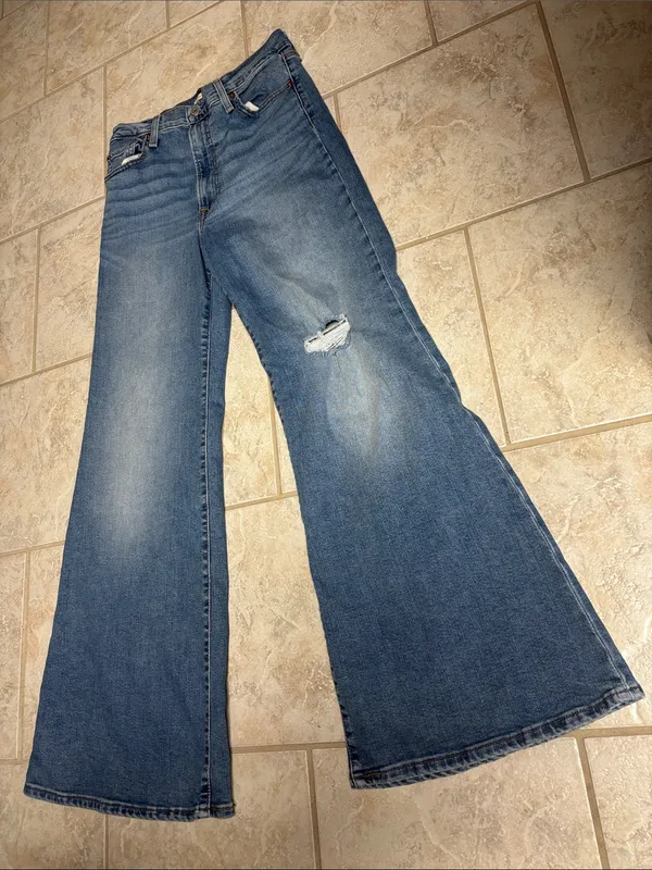 Levi “Ribcage Bell” Jeans - Image 3