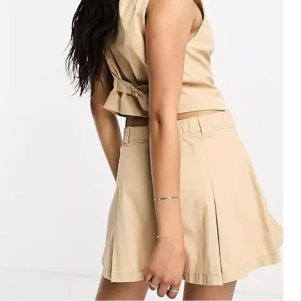 Abercrombie & Fitch Co-Ord Pleated Chino Mini Skirt skort Schoolgirl Y2K in Tan - Image 2
