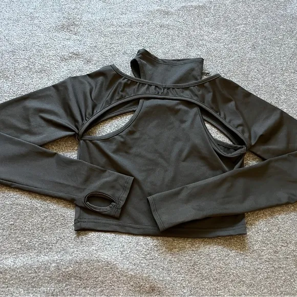K-POP Inspired Black Cutout Crop Top – Long Sleeve, High Neck – Size XS‎ - Image 3