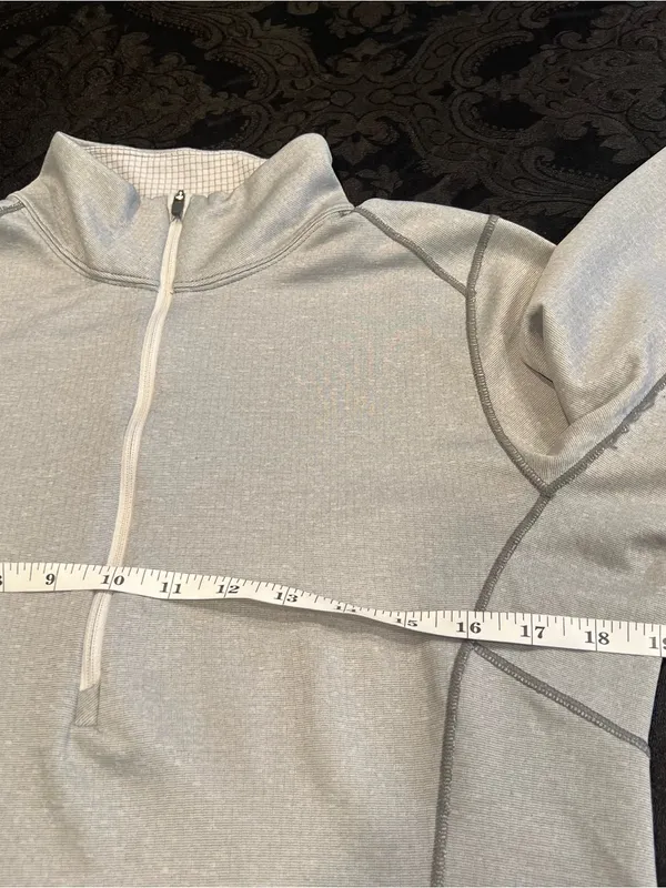 Patagonia gray 1/2 zip capilene long sleeve top M women - Image 4