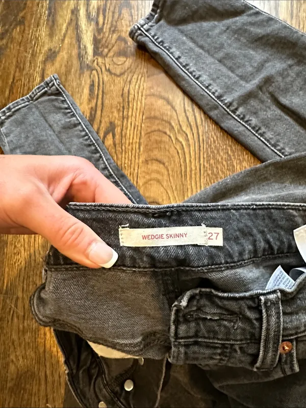 Levi's Wedgie Skinny Jeans - Charcoal Black - Image 8