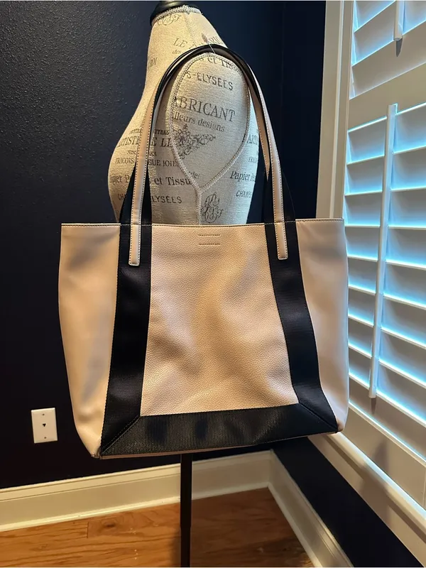 Calvin Klein Cream and Black Colorblock Tote with Accessory Pouch - Image 3