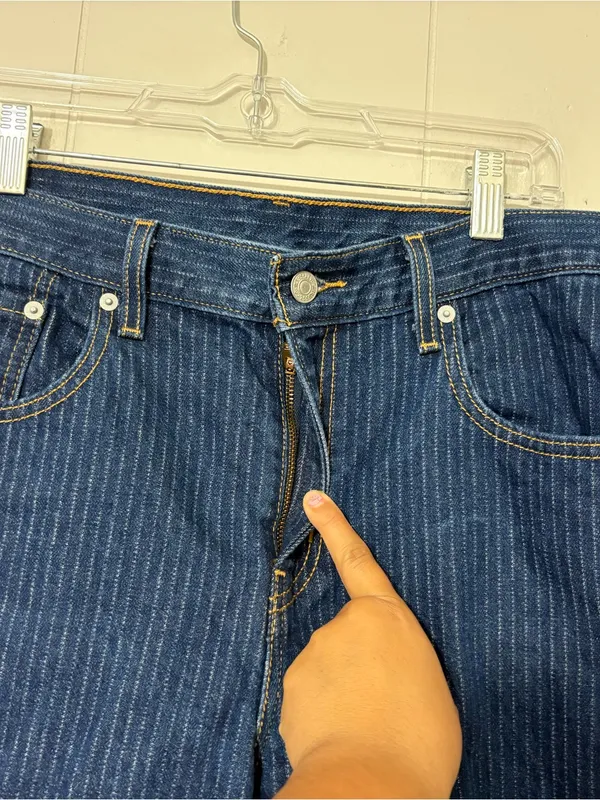 Levi’s Low Pro Pinstripe Jeans Dark Wash Straight Leg Low Rise Size 31 - Image 9