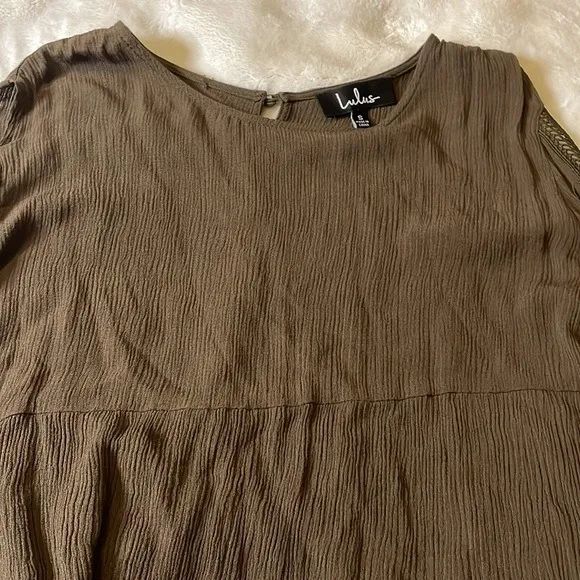 Lulus brand Olive Green Open Ruffle Sleeve Blouse size small - Image 6