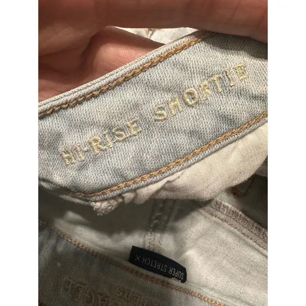American Eagle‎ Hi-Rise Shortie Distressed Denim Shorts Light Wash Blue Size 2 - Image 5
