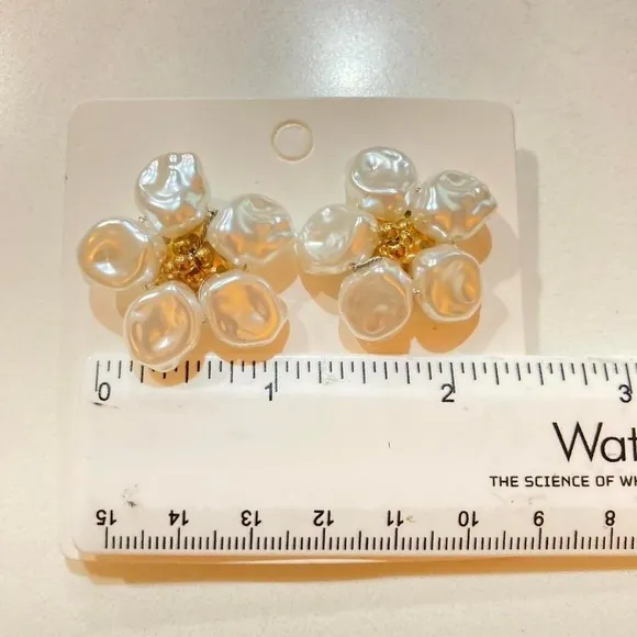 Retro‎ Imitation Pearl Baroque Big Flower Stud Earrings For Wmen white new - Image 2