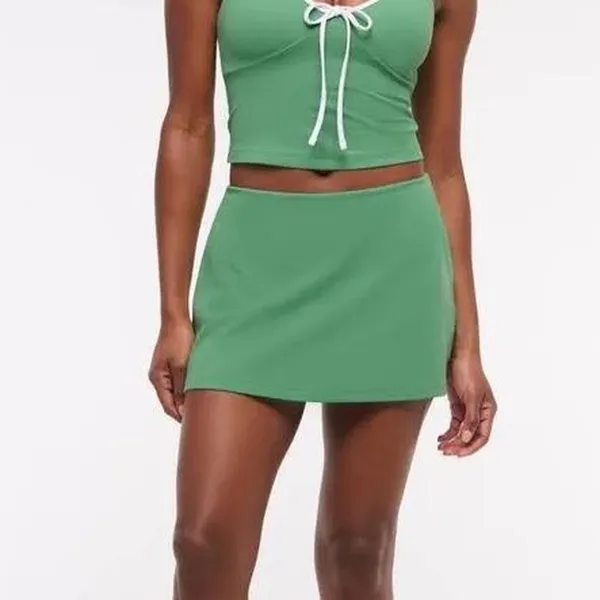 NWT Abercrombie & Fitch YPB StudioFLEX Mid Rise Mini Tennis Skirt Skort in Green - L - Image 3