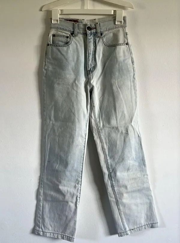Vintage Marlboro Classics light wash, high waist cigarette jeans - Image 4