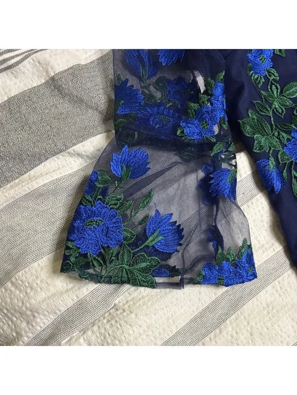 💕NWOT Leslie Fay Navy Dress Blue Floral Embroidered Bell Sleeve Sheath Sheer - Image 3