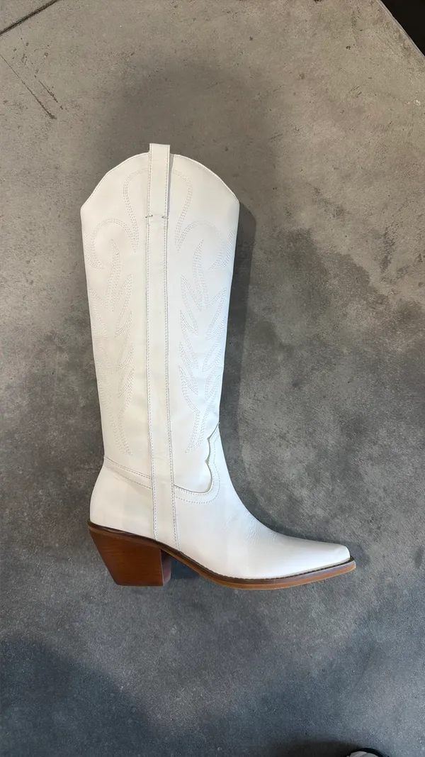 Coconuts by Matisse White Cowgirl Boots - Image 3