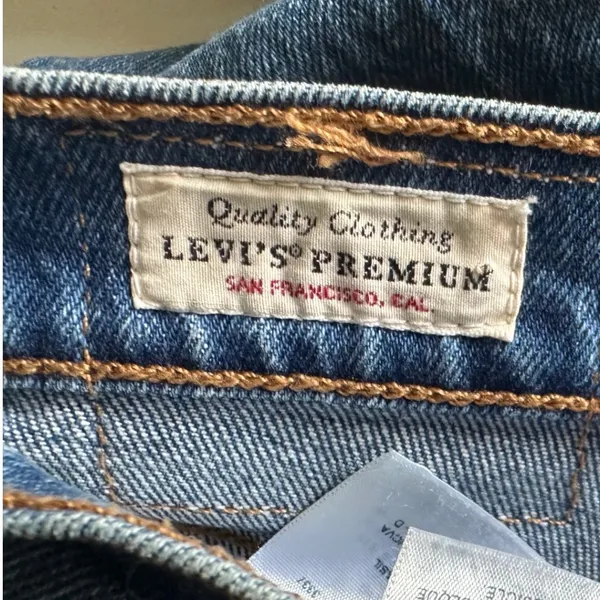 Levis Premium 501 Skinny Distressed Jeans Medium Wash Button Fly Women 26 - Image 5