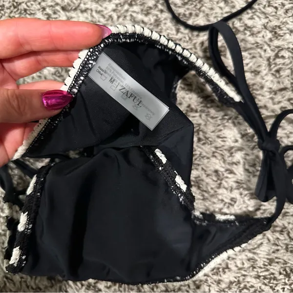 Zaful Black and white striped crochet bikini - Image 4