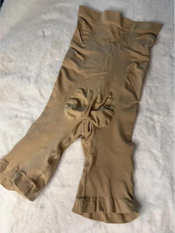 SKIMS Seamless Sculpt High Waist Thigh Shaper Clay 2XL New - Image 4