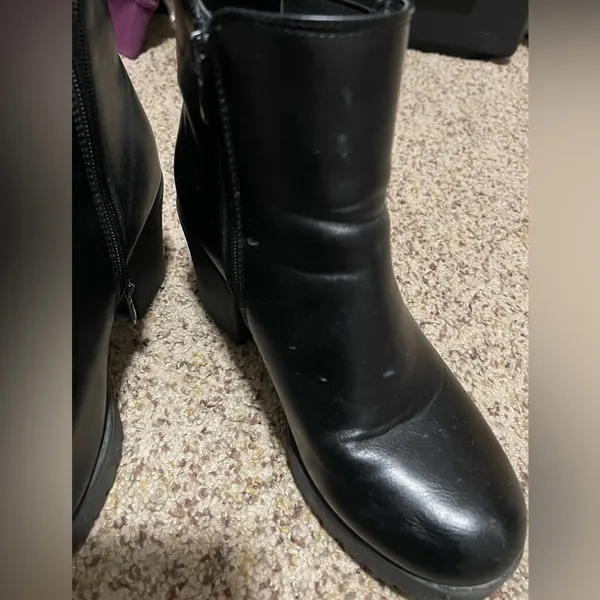 Refresh Black Boots booties heel size 8 - Image 7