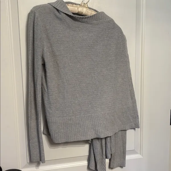 Hollister Light Gray Women's Cardigan Grandmacore - Image 7