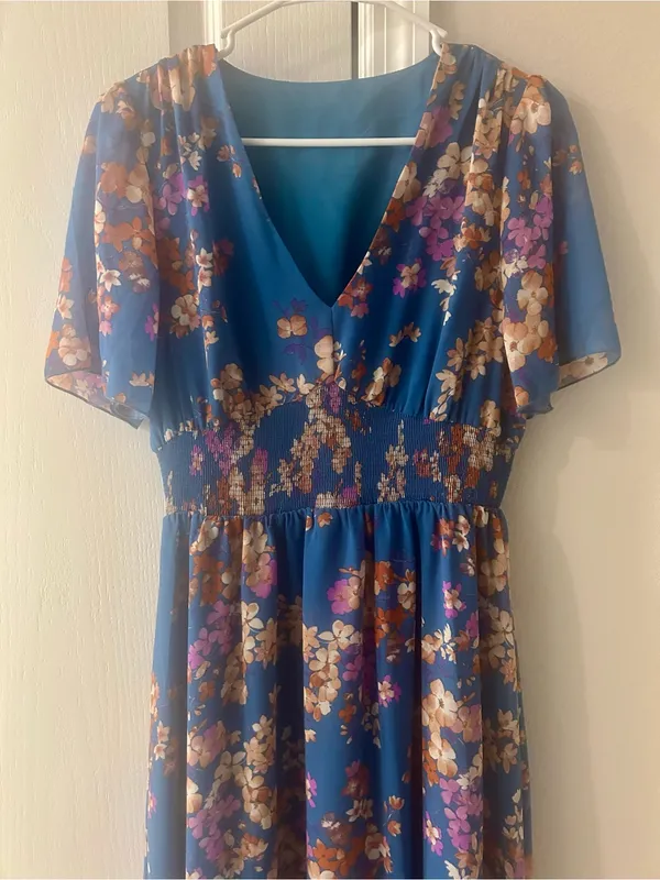 NWT Blue Floral V-Neck Maxi Dress, Size Medium - Image 4